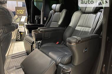 Мінівен Toyota Alphard 2021 в 