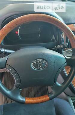 Минивэн Toyota Alphard 2007 в 