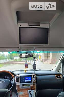 Минивэн Toyota Alphard 2007 в 