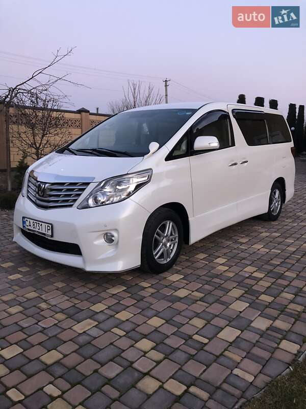 Мінівен Toyota Alphard 2010 в Умані