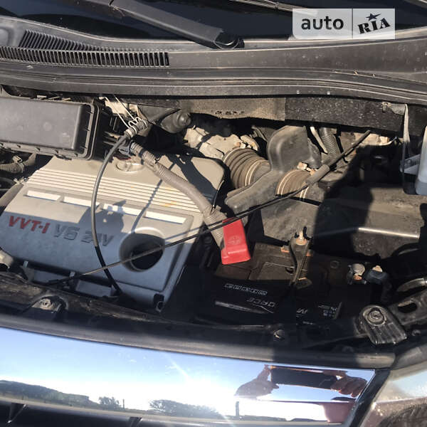 Минивэн Toyota Alphard 2007 в Бершади