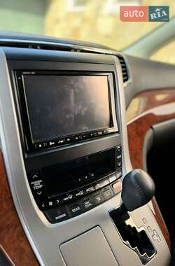 Минивэн Toyota Alphard 2012 в 