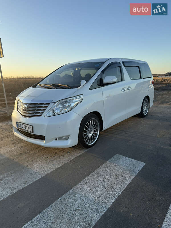 Минивэн Toyota Alphard 2010 в 