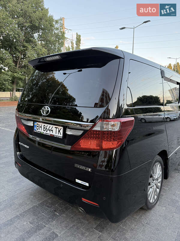 Мінівен Toyota Alphard 2014 в Одесі