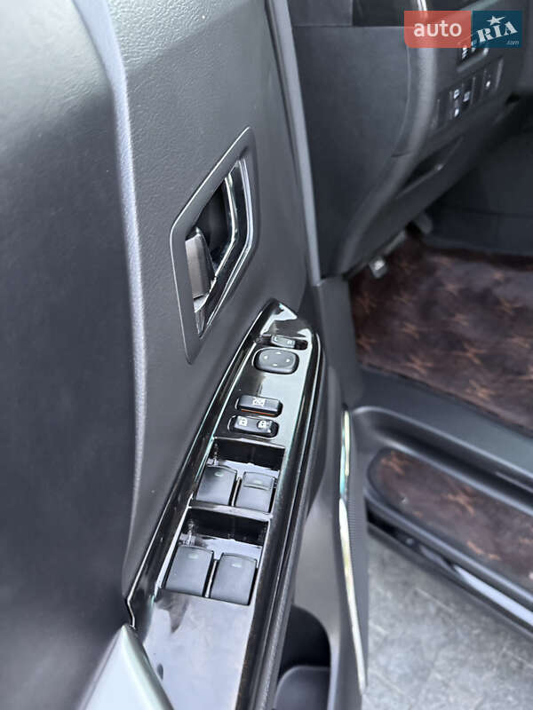 Мінівен Toyota Alphard 2014 в Одесі