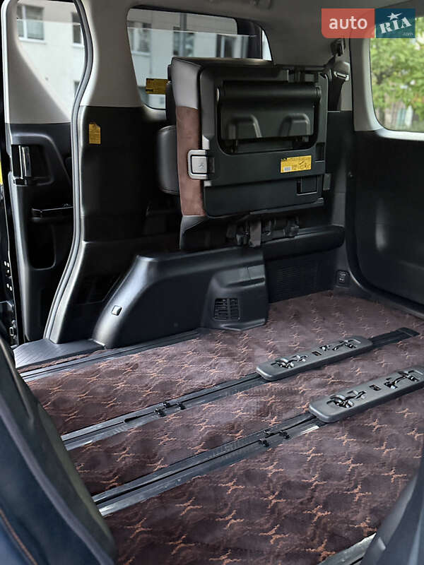 Мінівен Toyota Alphard 2014 в Одесі