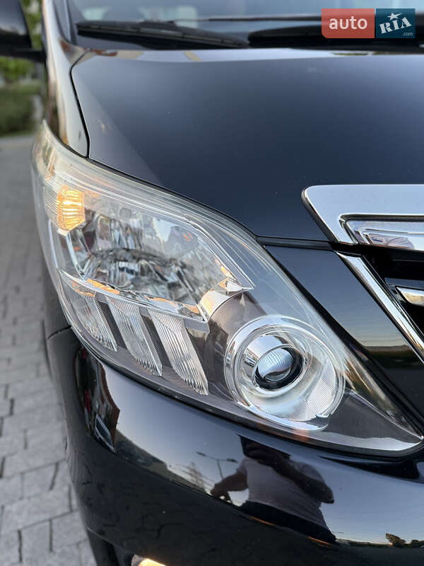 Мінівен Toyota Alphard 2014 в Одесі