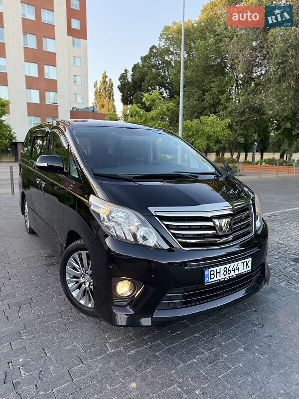 Мінівен Toyota Alphard 2014 в Одесі