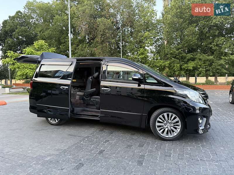 Мінівен Toyota Alphard 2014 в Одесі