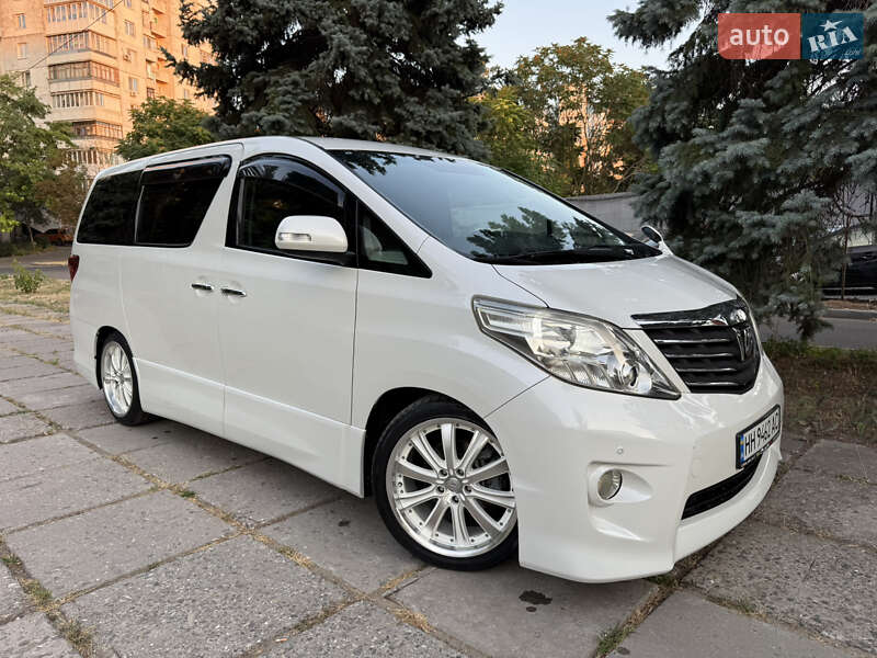 Toyota Alphard 2010