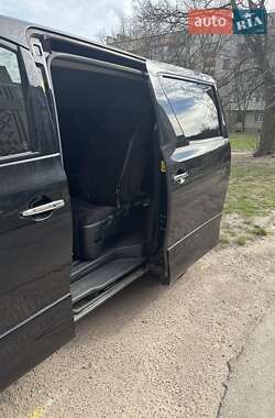 Минивэн Toyota Alphard 2011 в 
