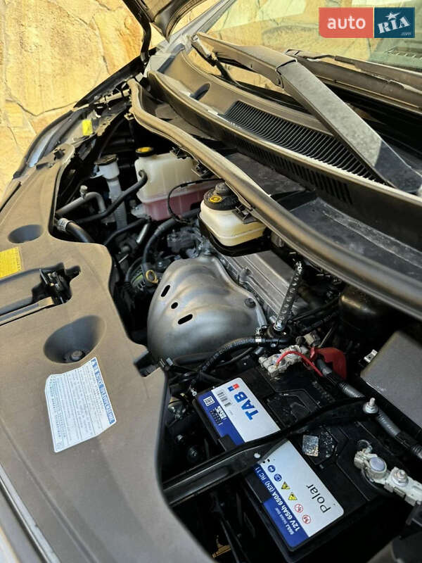 Минивэн Toyota Alphard 2012 в Запорожье