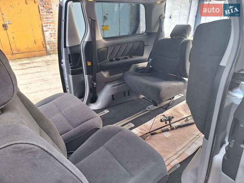 Минивэн Toyota Alphard 2005 в Киеве фото 8 Минивэн Toyota Alphard 2005 в Киеве