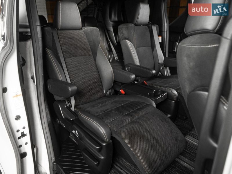 Минивэн Toyota Alphard 2020 в Одессе