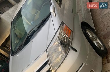 Мінівен Toyota Alphard 2007 в Сваляві