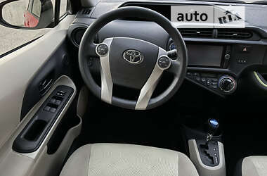 Хэтчбек Toyota Aqua 2014 в 