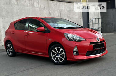 Хэтчбек Toyota Aqua 2014 в 