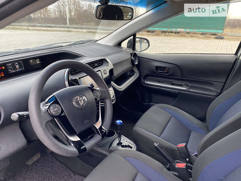 Хэтчбек Toyota Aqua 2017 в Днепре