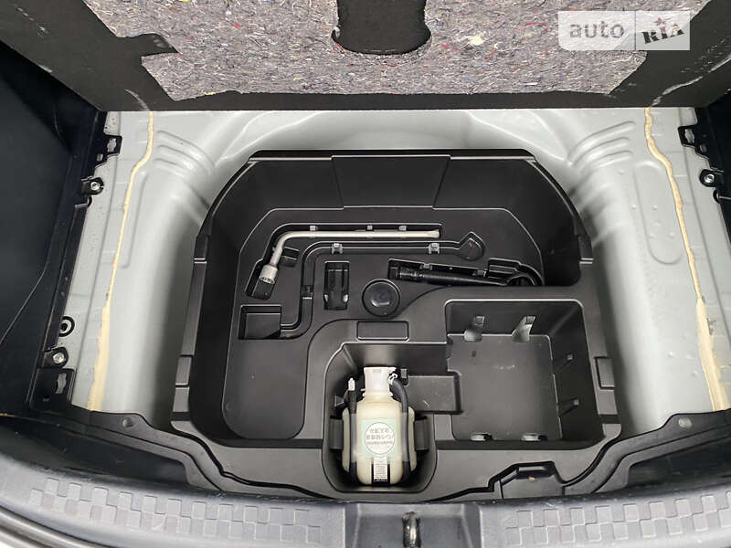 Хэтчбек Toyota Aqua 2017 в Днепре