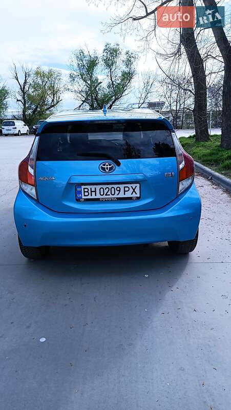 Хетчбек Toyota Aqua 2015 в Ізмаїлі