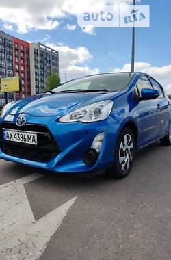 Хэтчбек Toyota Aqua 2015 в Киеве