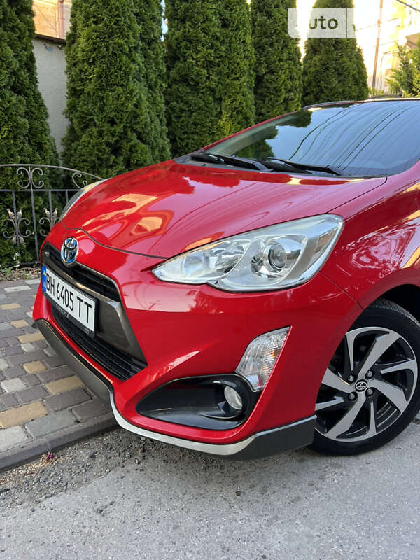 Хетчбек Toyota Aqua 2014 в Одесі