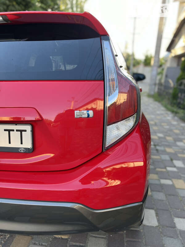 Хетчбек Toyota Aqua 2014 в Одесі