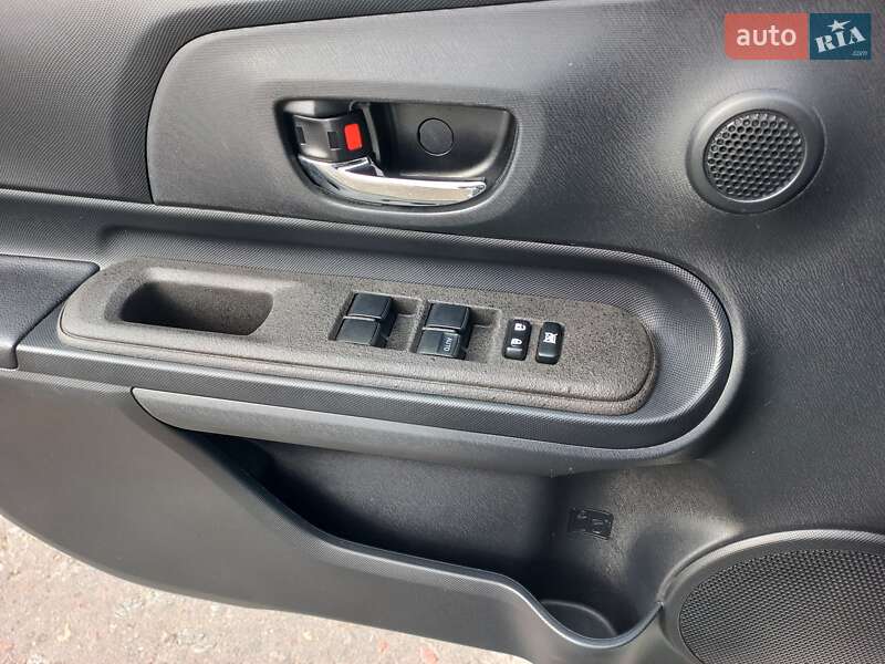Хэтчбек Toyota Aqua 2015 в Киеве