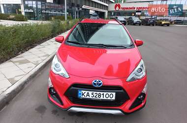 Хэтчбек Toyota Aqua 2015 в 