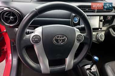 Хэтчбек Toyota Aqua 2015 в 