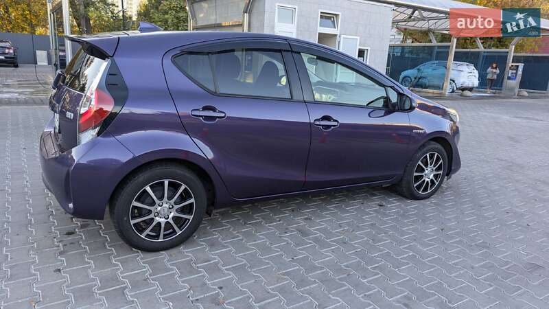Хетчбек Toyota Aqua 2017 в Одесі