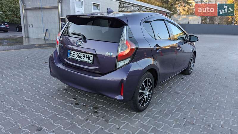 Хетчбек Toyota Aqua 2017 в Одесі