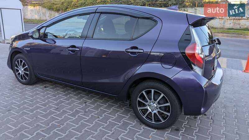 Хетчбек Toyota Aqua 2017 в Одесі