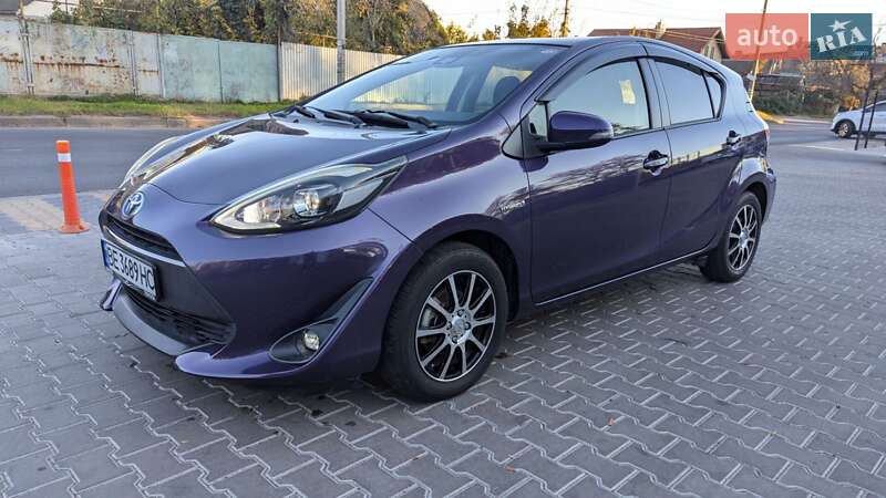Хетчбек Toyota Aqua 2017 в Одесі