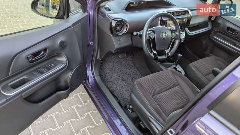Хетчбек Toyota Aqua 2017 в Одесі