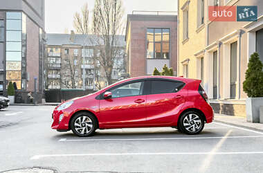 Хэтчбек Toyota Aqua 2015 в Киеве