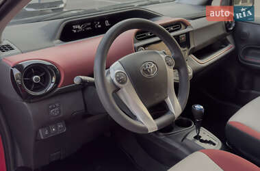 Хэтчбек Toyota Aqua 2015 в Киеве