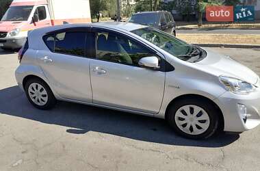 Хэтчбек Toyota Aqua 2015 в Киеве