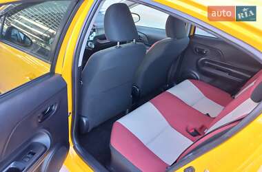 Хэтчбек Toyota Aqua 2015 в 