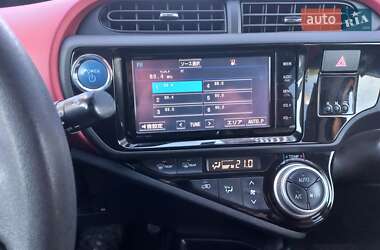 Хэтчбек Toyota Aqua 2015 в 
