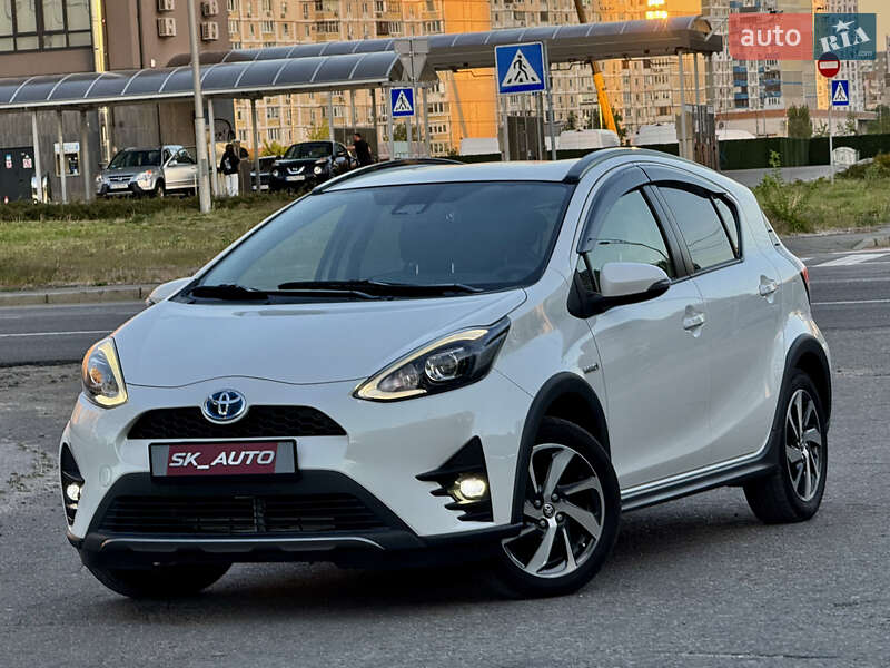 Хэтчбек Toyota Aqua 2017 в 