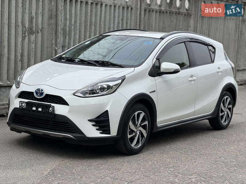 Хетчбек Toyota Aqua 2017 в Києві