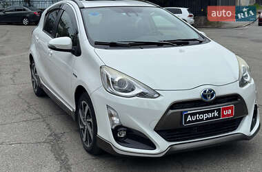 Хэтчбек Toyota Aqua 2016 в 