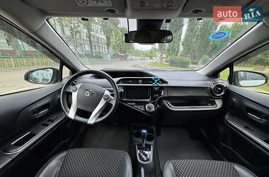 Хэтчбек Toyota Aqua 2016 в 