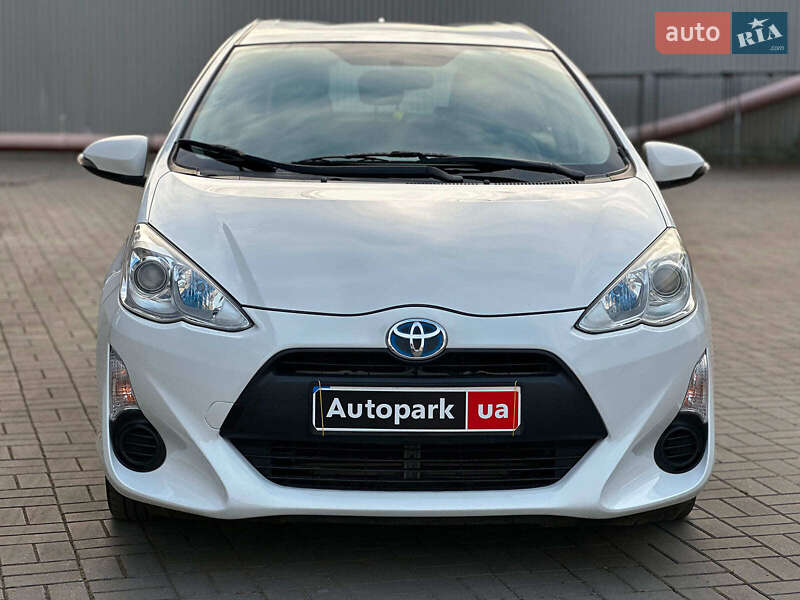 Хетчбек Toyota Aqua 2015 в Одесі
