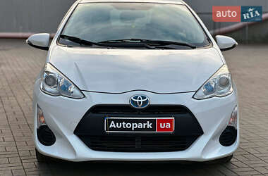 Хэтчбек Toyota Aqua 2015 в 