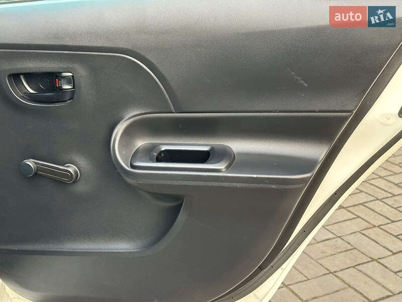 Хетчбек Toyota Aqua 2015 в Одесі