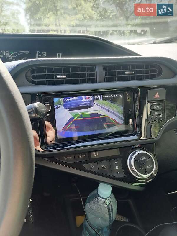 Хэтчбек Toyota Aqua 2015 в Киеве