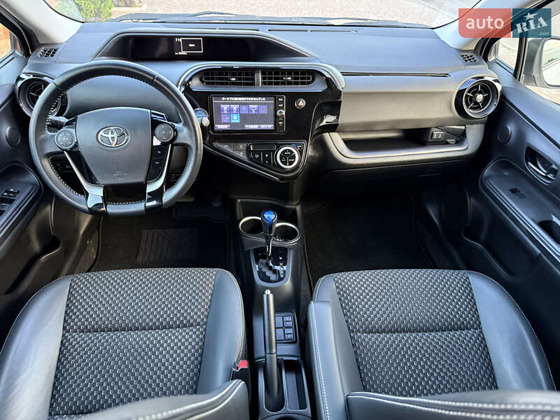Хетчбек Toyota Aqua 2017 в Одесі