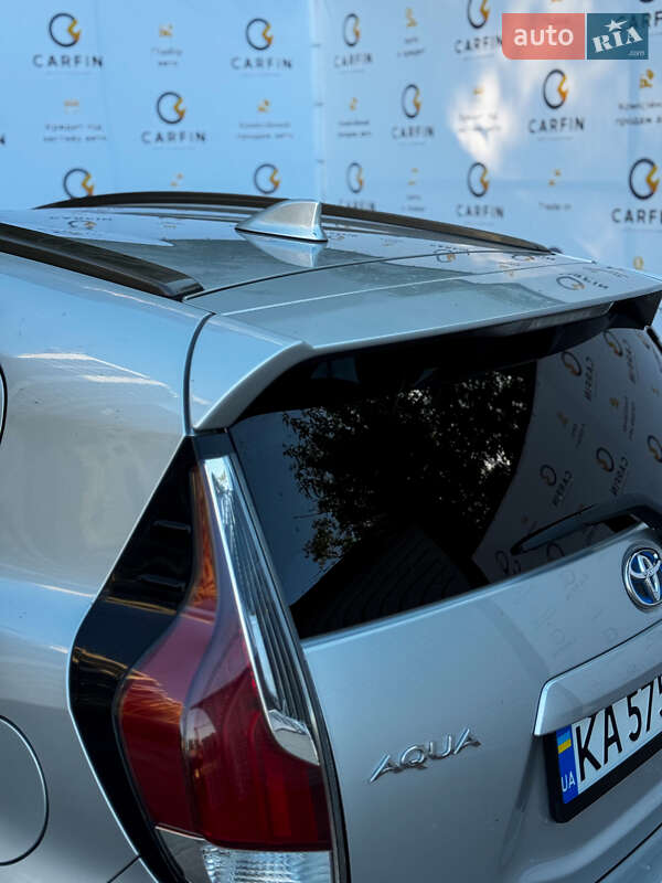 Хетчбек Toyota Aqua 2016 в Києві